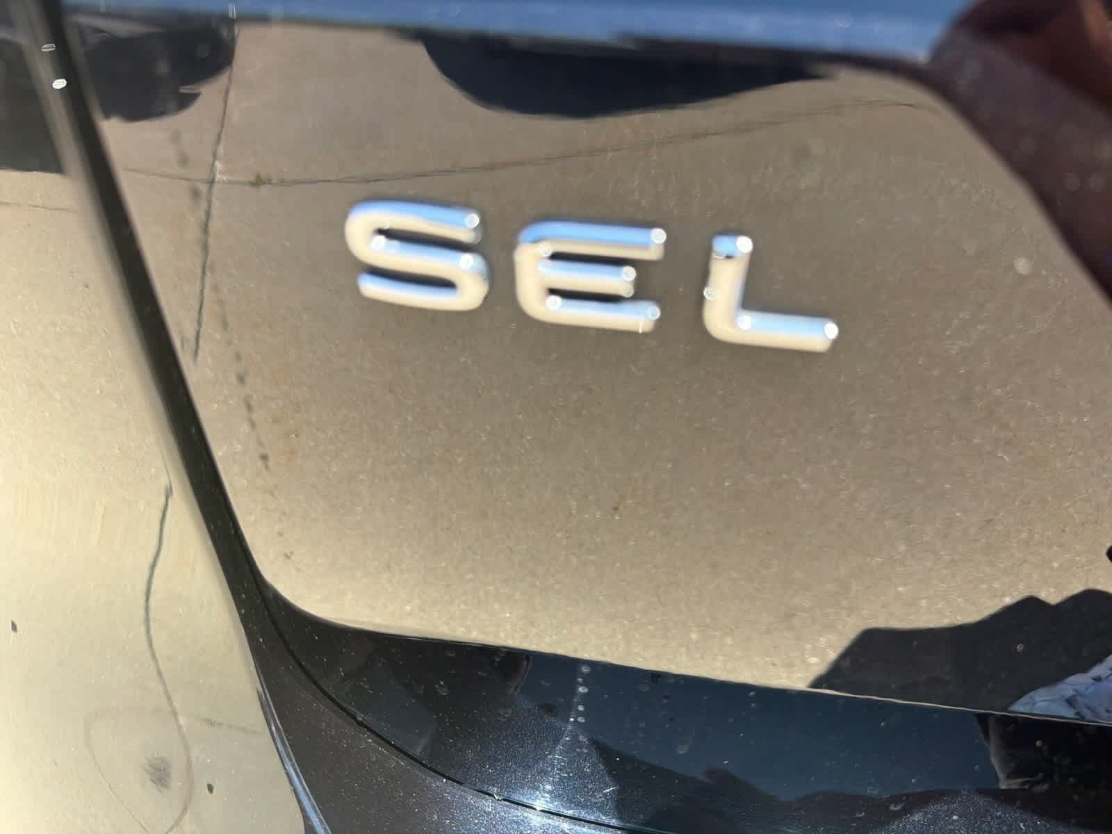 Used 2025 Volkswagen Atlas SEL AWD/4WD image 6