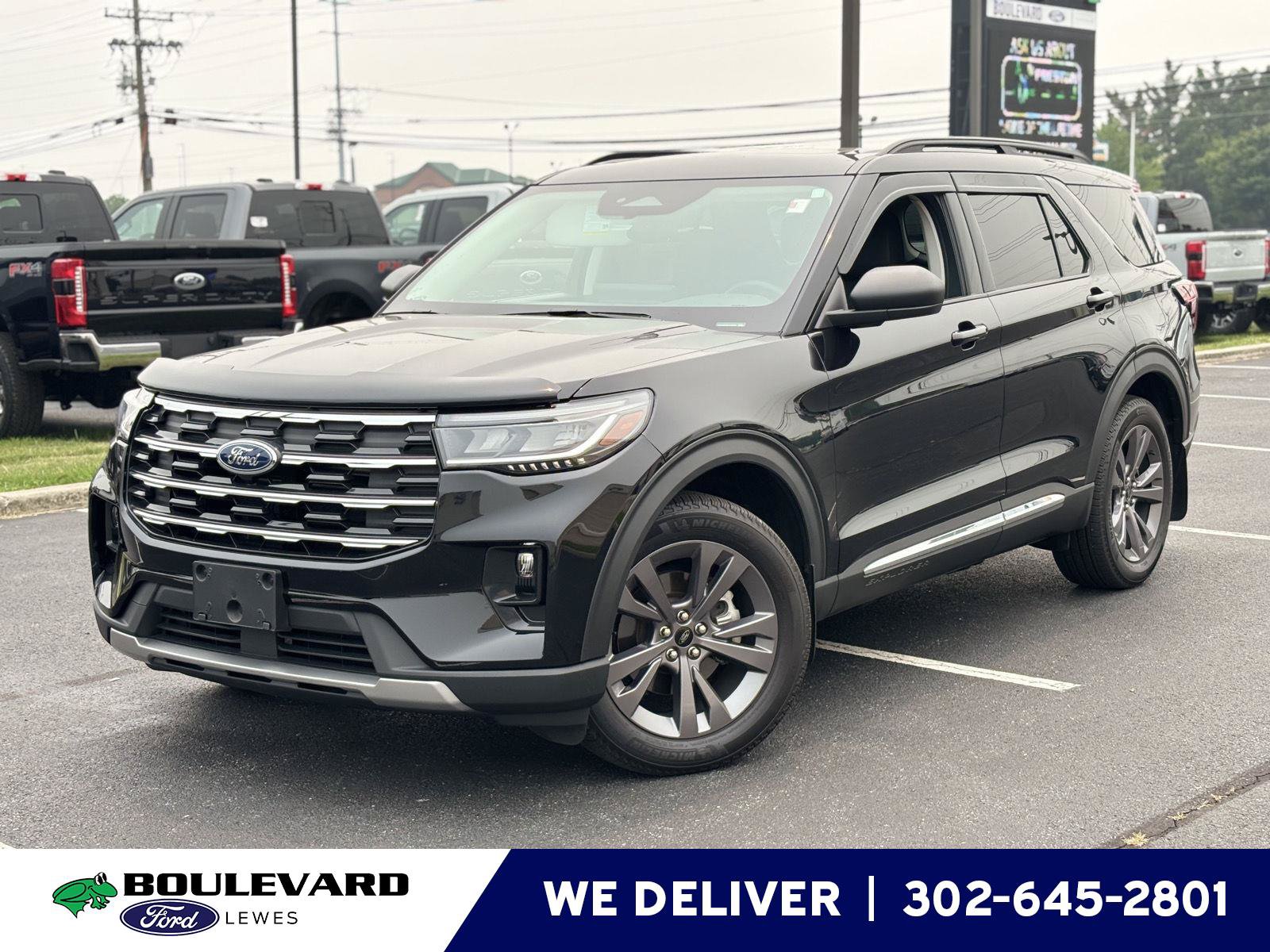 Used 2025 Ford Explorer Active w/ Active Comfort Package AWD/4WD image 1
