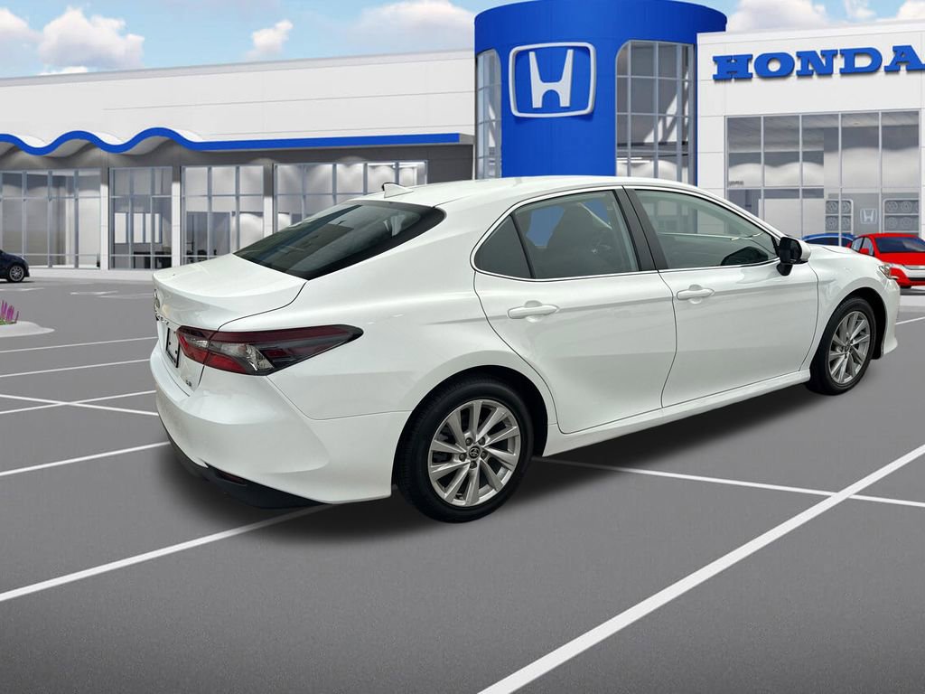 Used 2024 Toyota Camry LE image 9