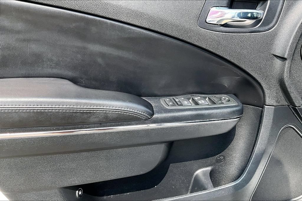 Used 2013 Dodge Charger SE RWD image 20