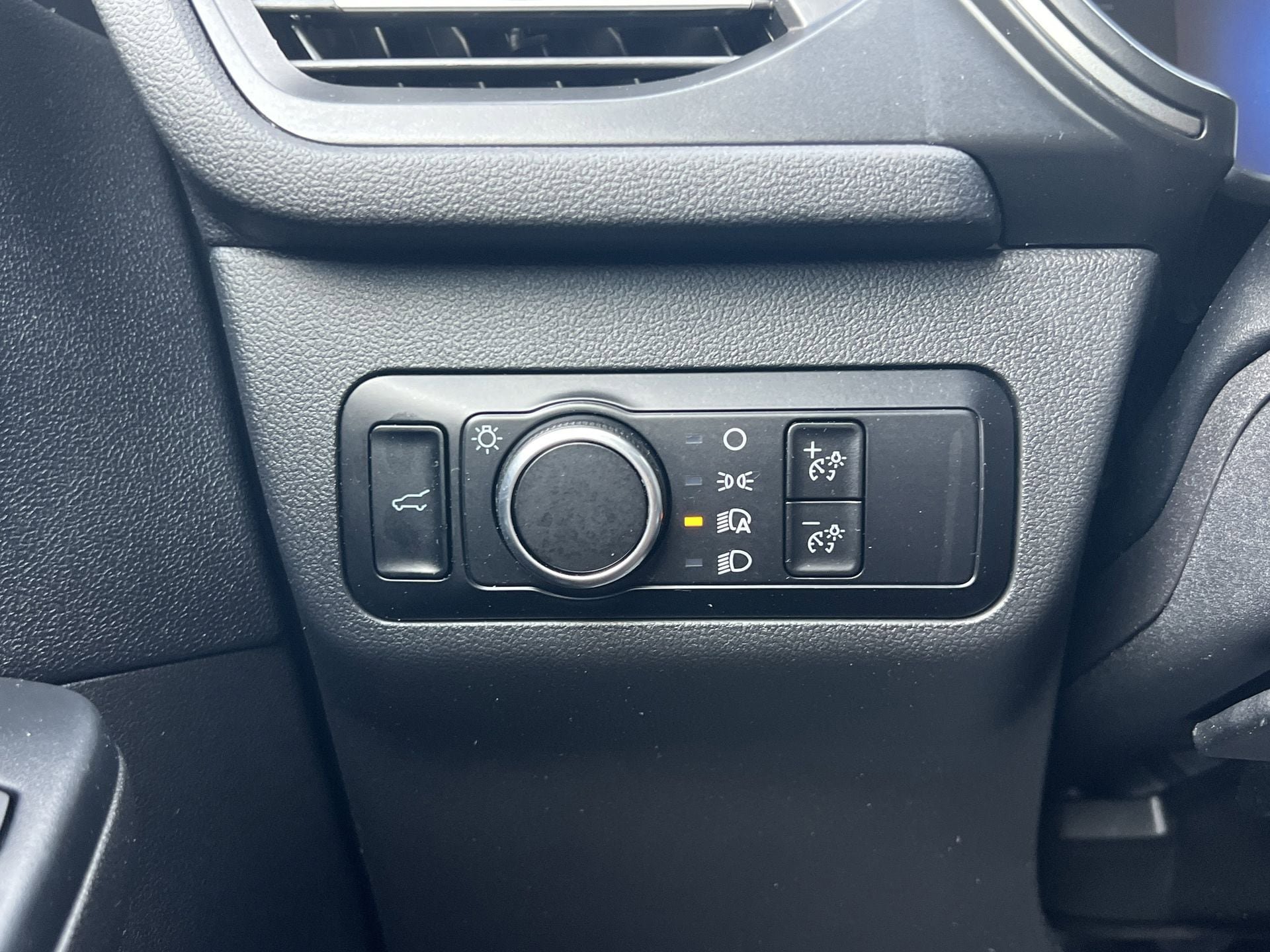 Used 2023 Ford Escape Active w/ Cold Weather Package FWD image 11