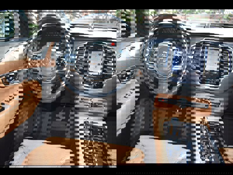 Used 2017 Volvo XC90 T8 Inscription w/ Luxury Package image 30