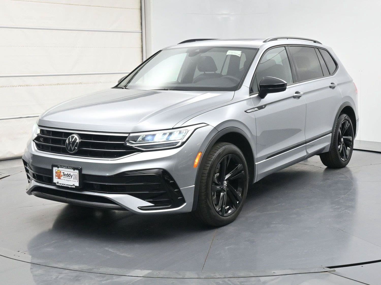 Used 2024 Volkswagen Tiguan SE R-Line