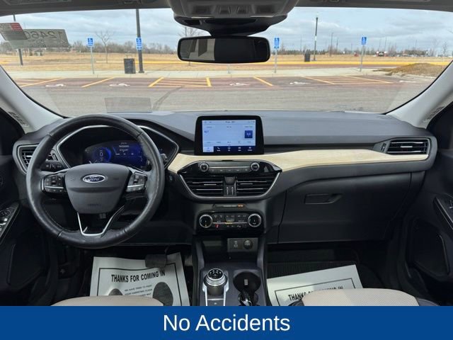 Used 2022 Ford Escape Titanium w/ Titanium Elite Package AWD/4WD image 16