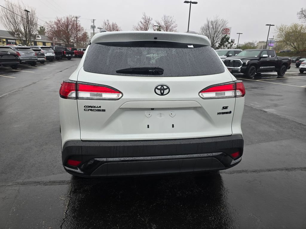 Used 2024 Toyota Corolla Cross SE w/ Moonroof Package image 6