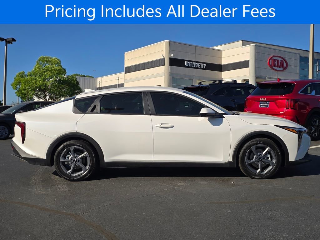 New 2026 Kia K4 FWD image 2