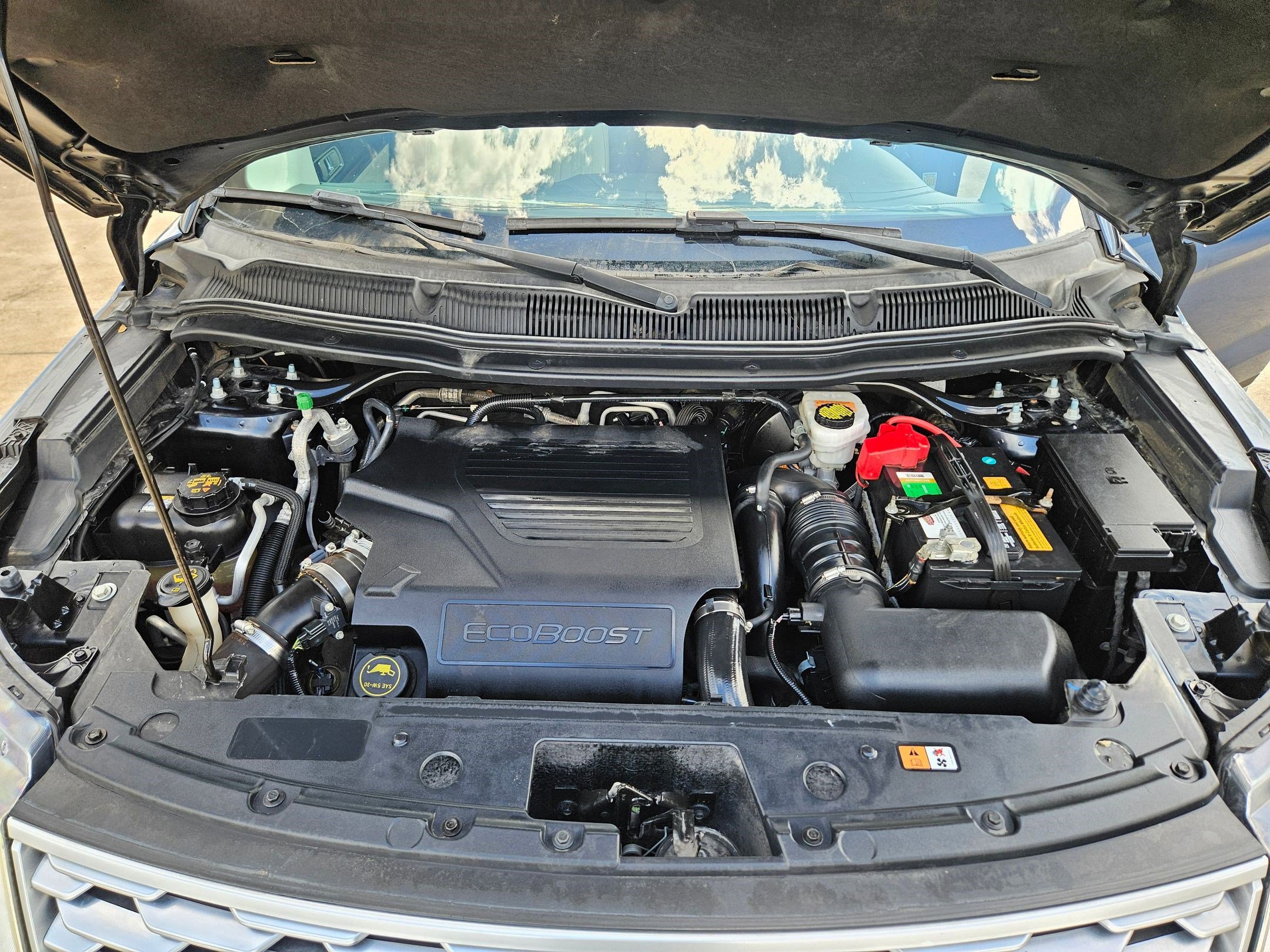 Used 2019 Ford Explorer Platinum image 30