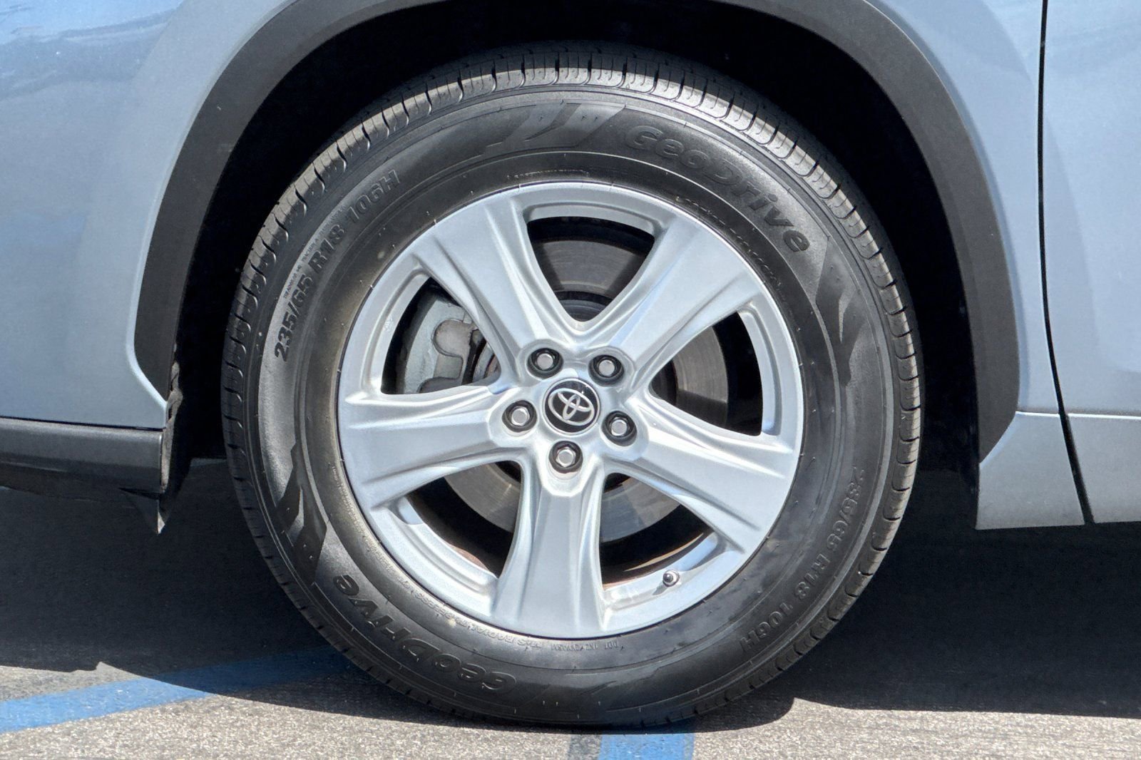 Certified 2020 Toyota Highlander LE image 35