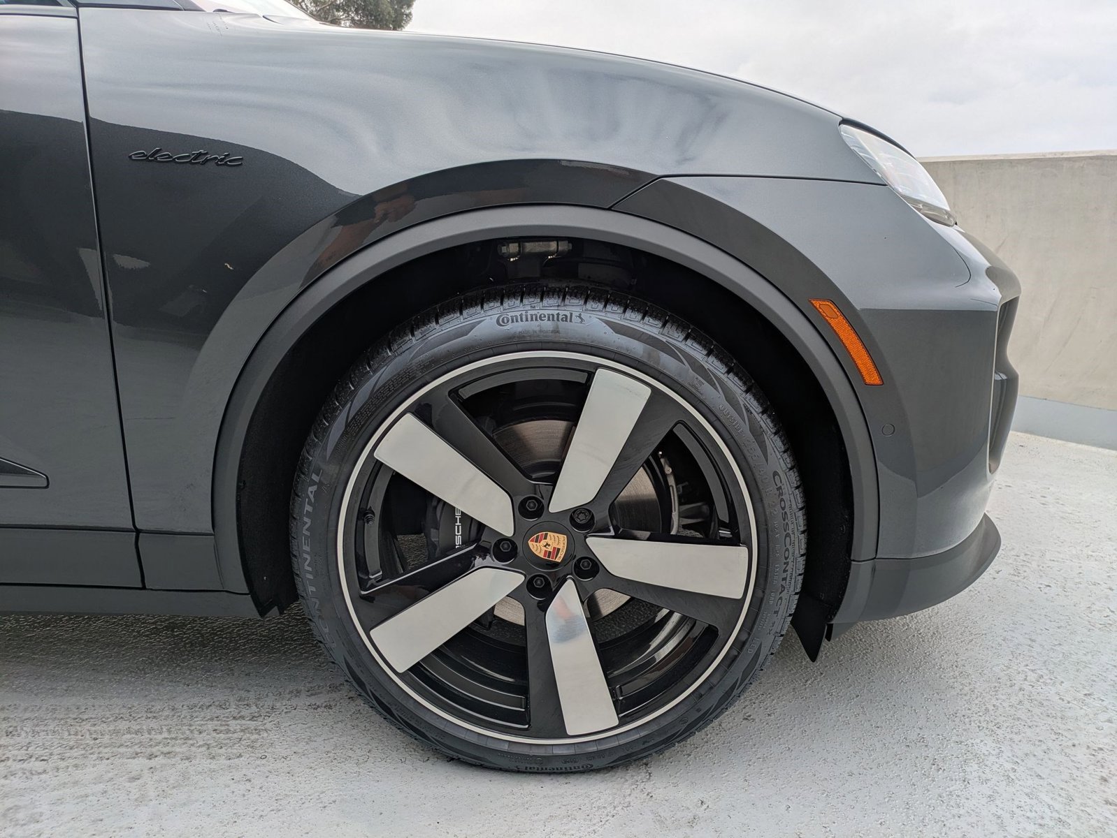 New 2025 Porsche Macan 4 Electric image 11