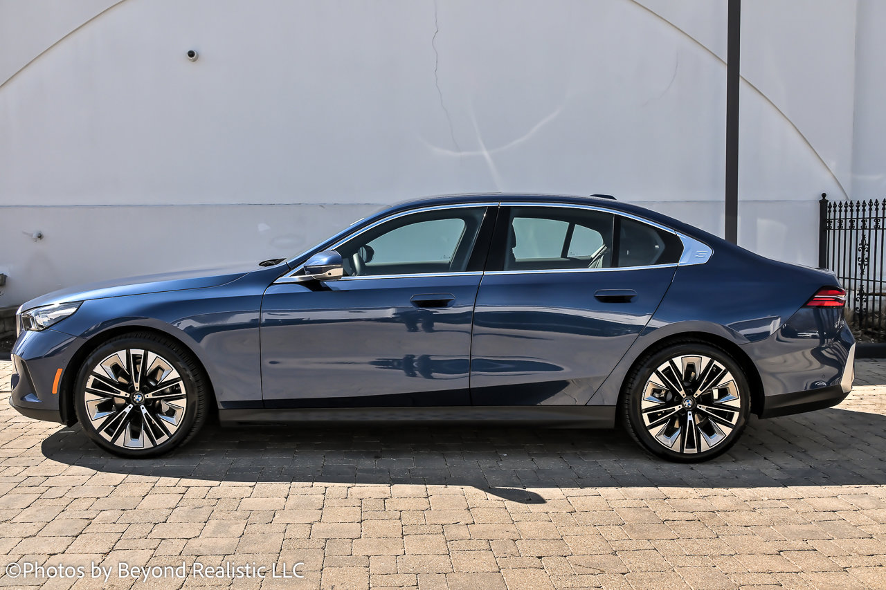 Used 2026 BMW 530i xDrive image 9