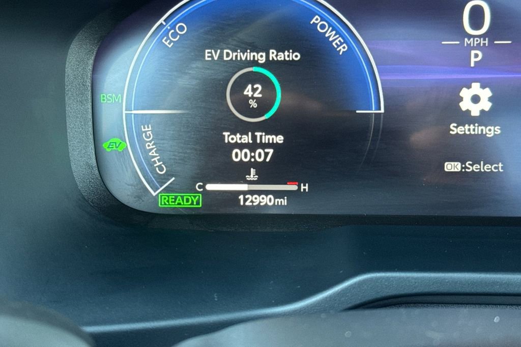 Used 2024 Toyota RAV4 XSE w/ Advanced Technology Package image 25