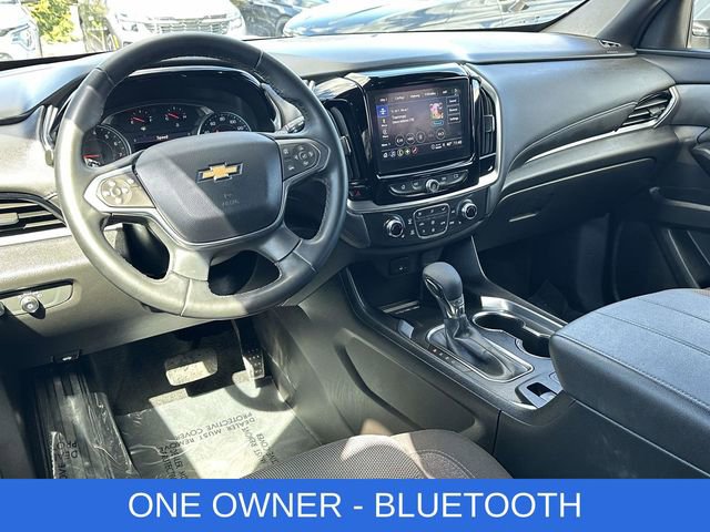 Used 2023 Chevrolet Traverse LT image 2