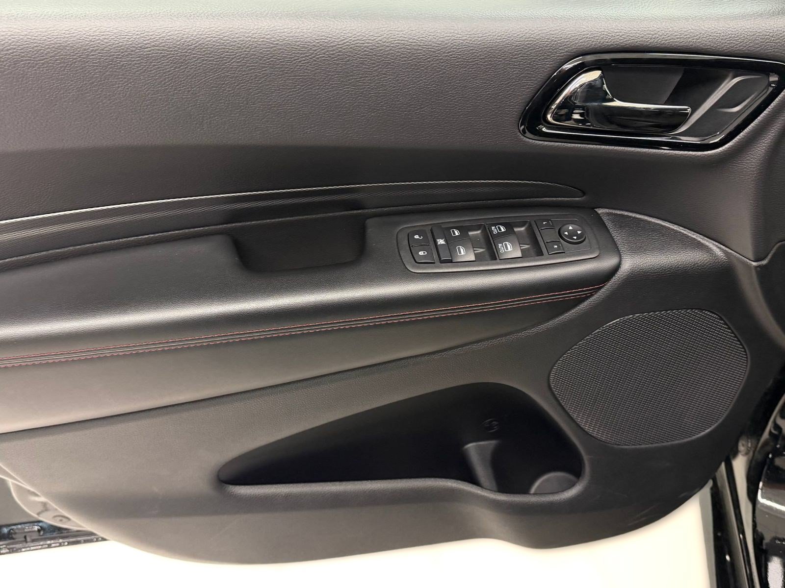 Used 2025 Dodge Durango GT AWD/4WD image 11