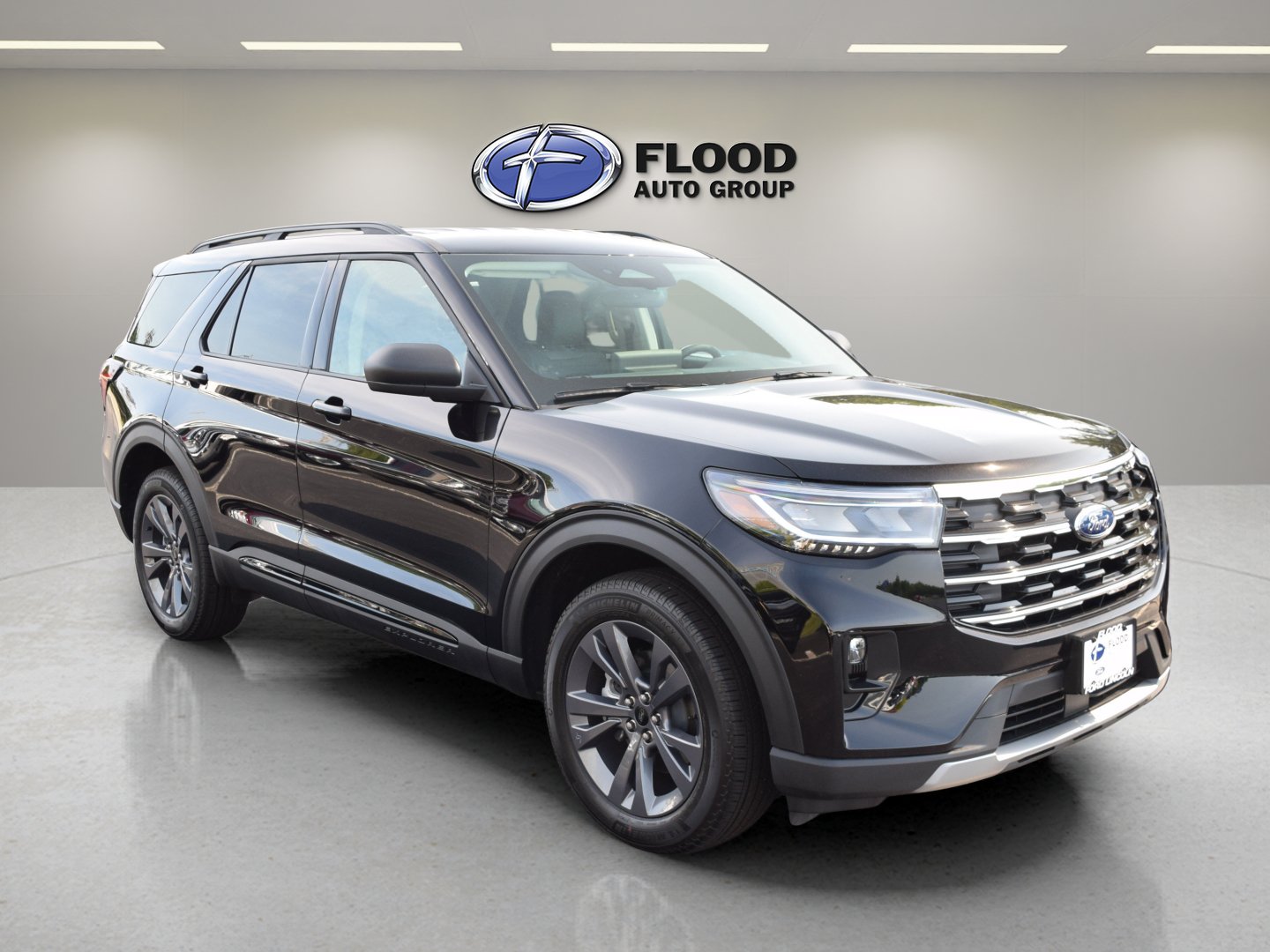 Used 2026 Ford Explorer Active w/ Active Comfort Package AWD/4WD image 1