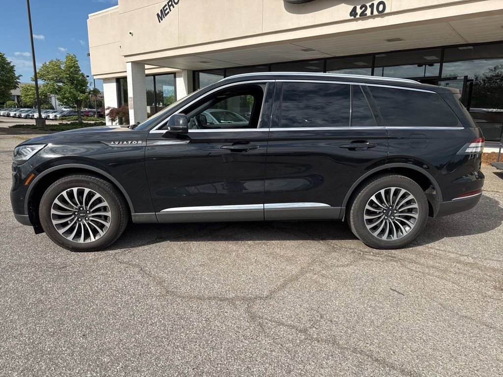 Used 2023 Lincoln Aviator Reserve w/ Equipment Group 201A AWD/4WD image 7