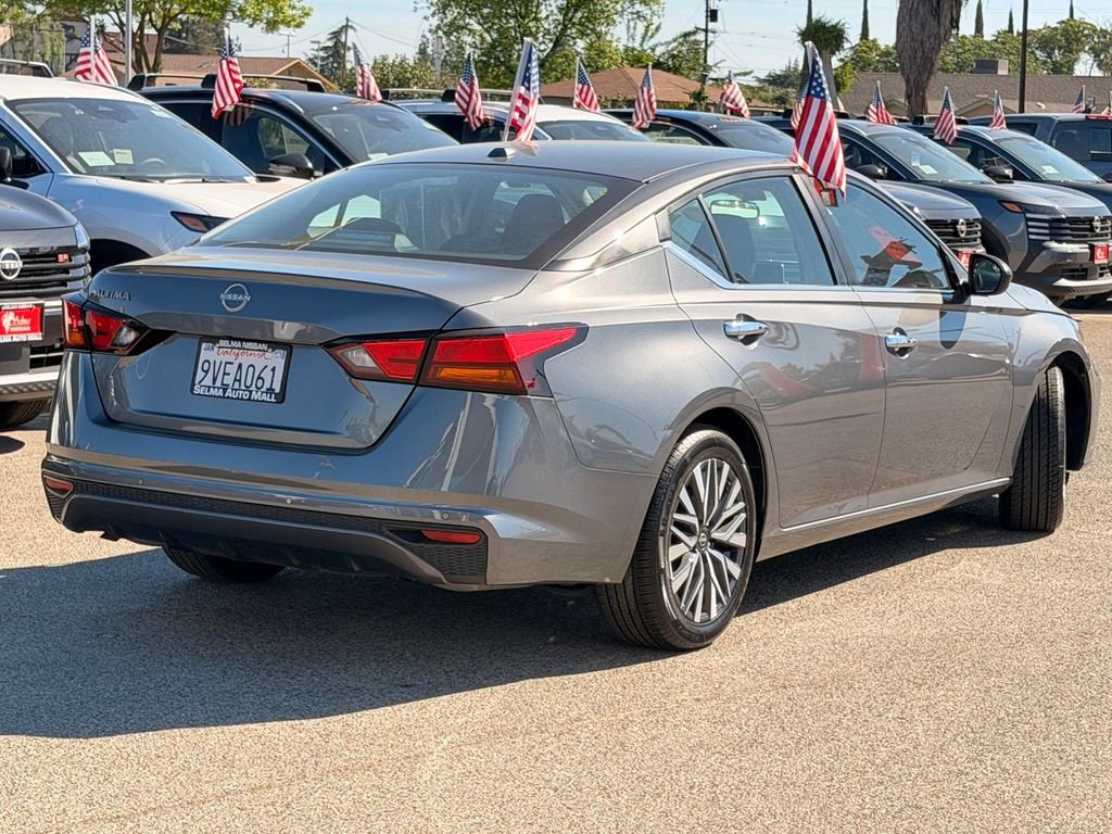 Used 2025 Nissan Altima 2.5 SV image 5