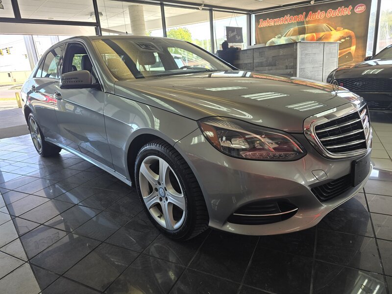 Used 2014 Mercedes-Benz E 350 4MATIC Sedan image 4