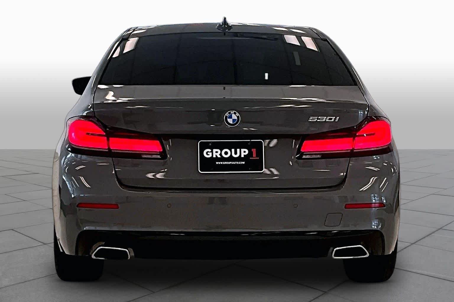 Used 2022 BMW 530i w/ Executive Package RWD image 4