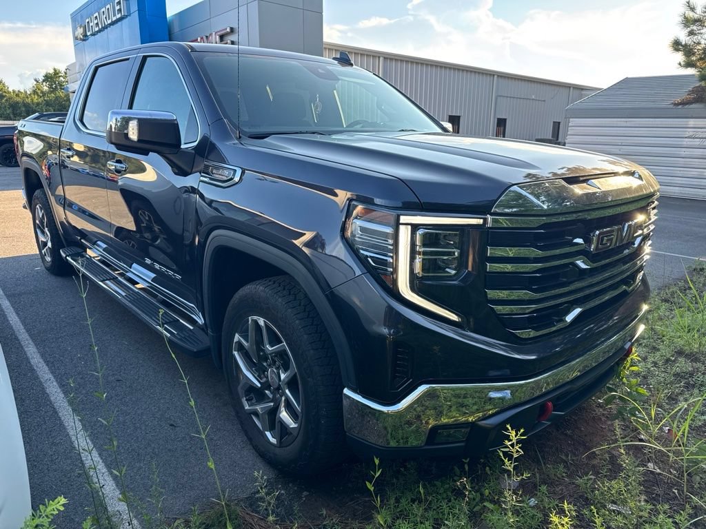 Used 2023 GMC Sierra 1500 SLT w/ SLT Premium Package AWD/4WD image 7