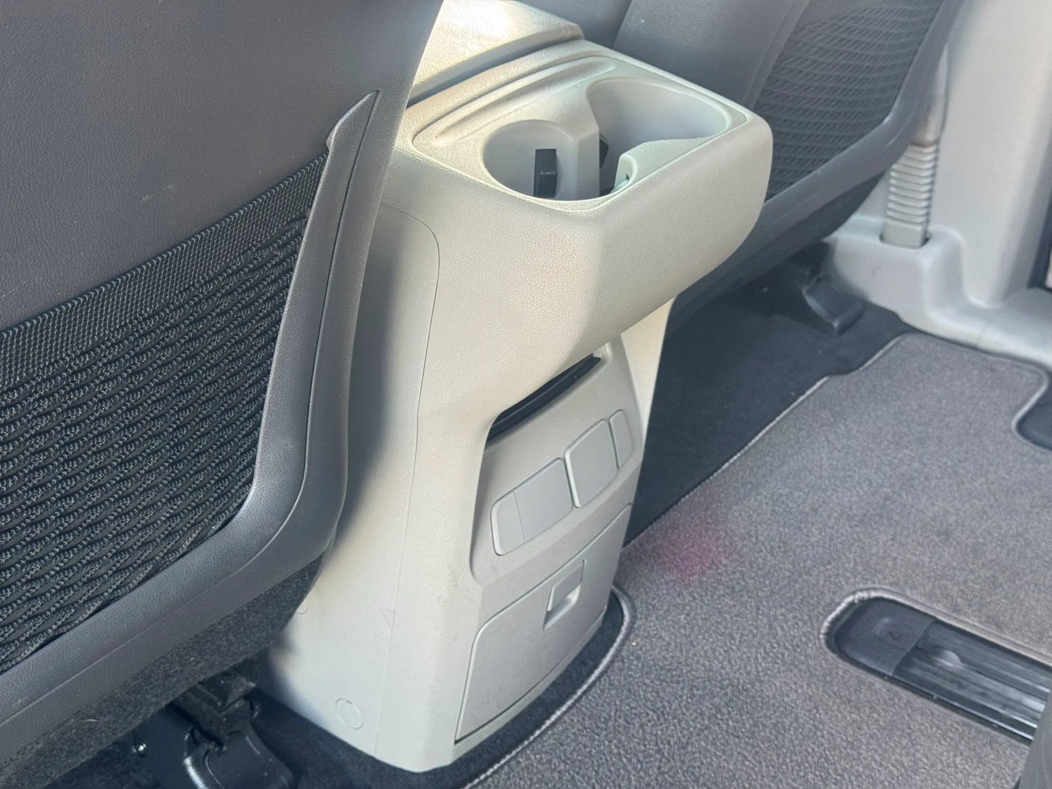 Used 2017 Kia Sedona LX w/ LX Essentials Premium Package FWD image 29