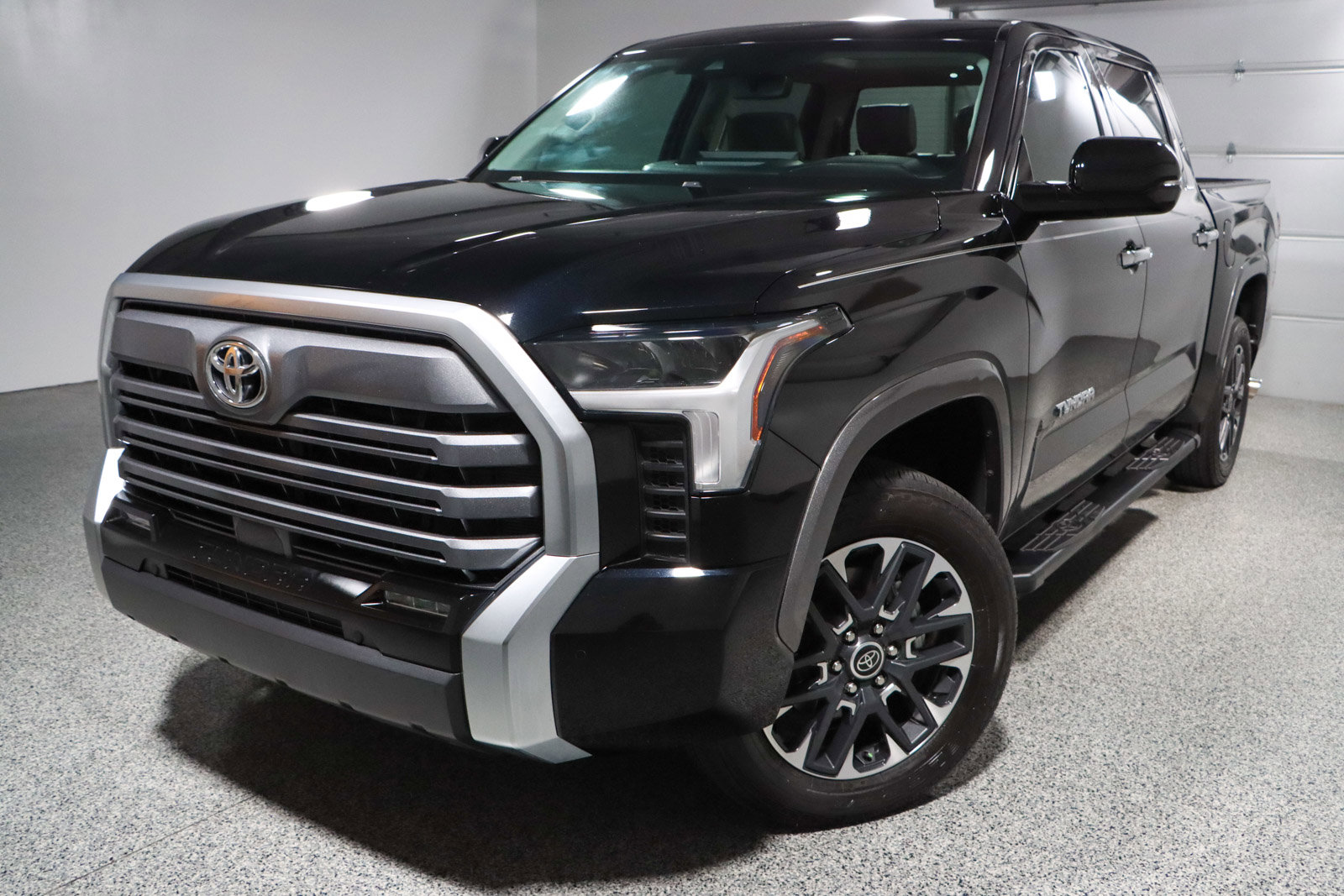 Used 2024 Toyota Tundra Limited image 32