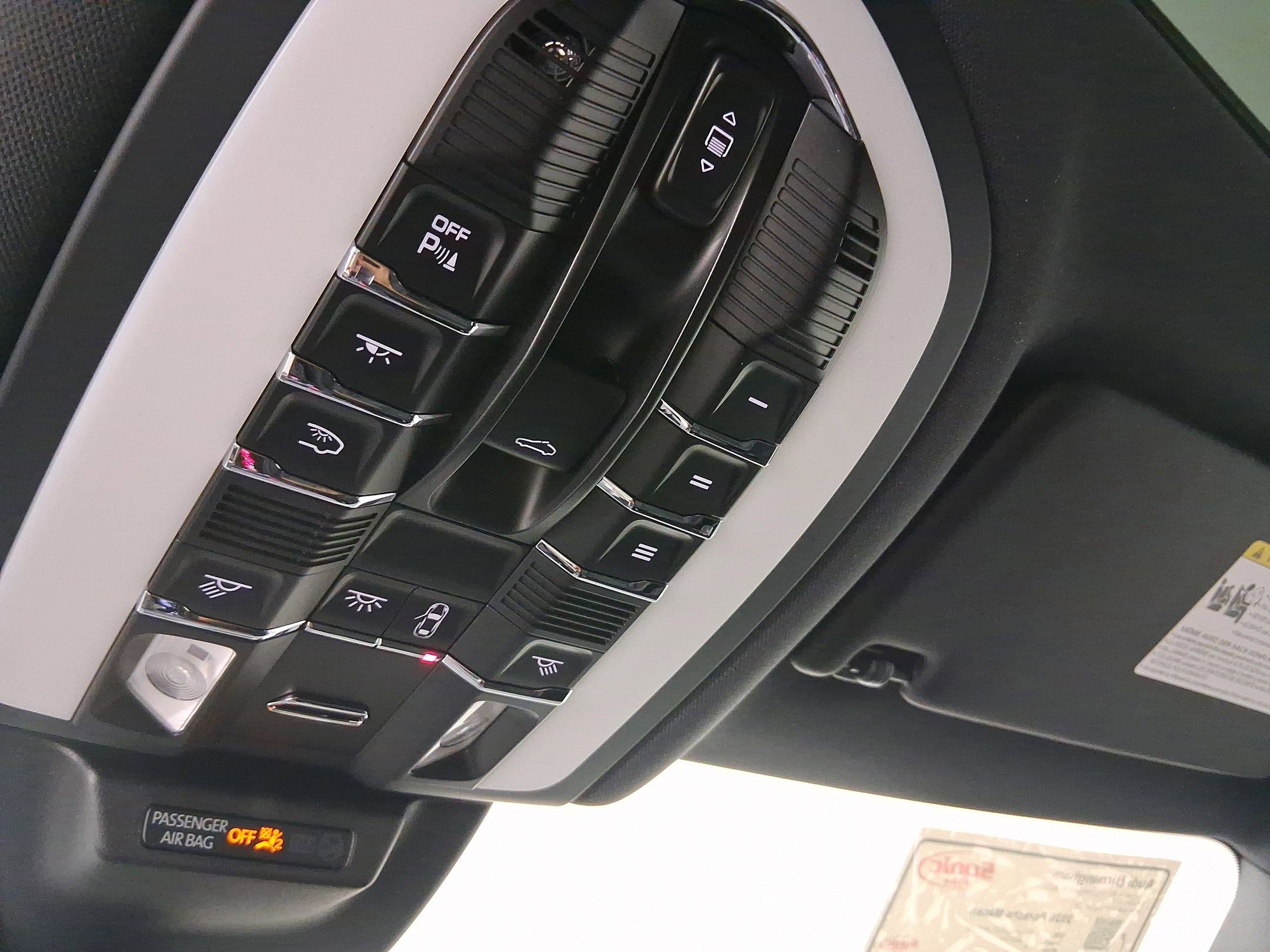Used 2026 Porsche Macan AWD/4WD image 28