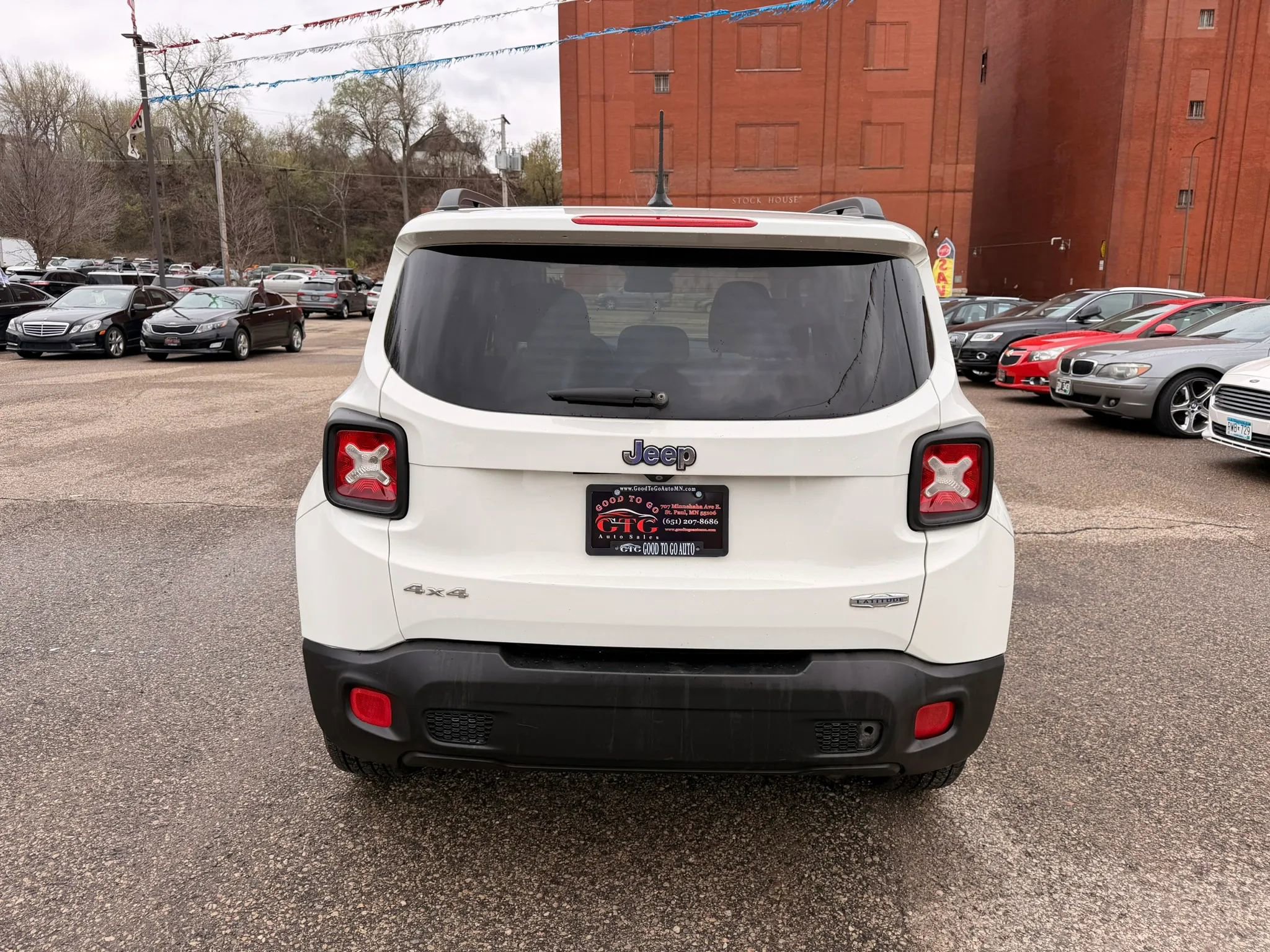 Used 2015 Jeep Renegade Latitude AWD/4WD image 5