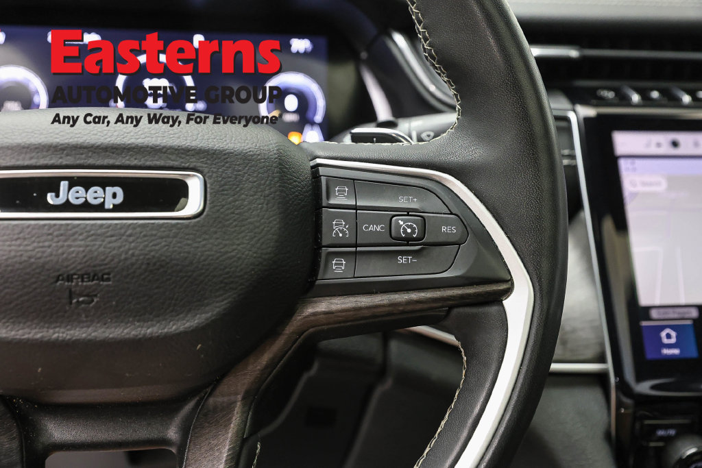 Used 2023 Jeep Grand Cherokee Limited AWD/4WD image 18
