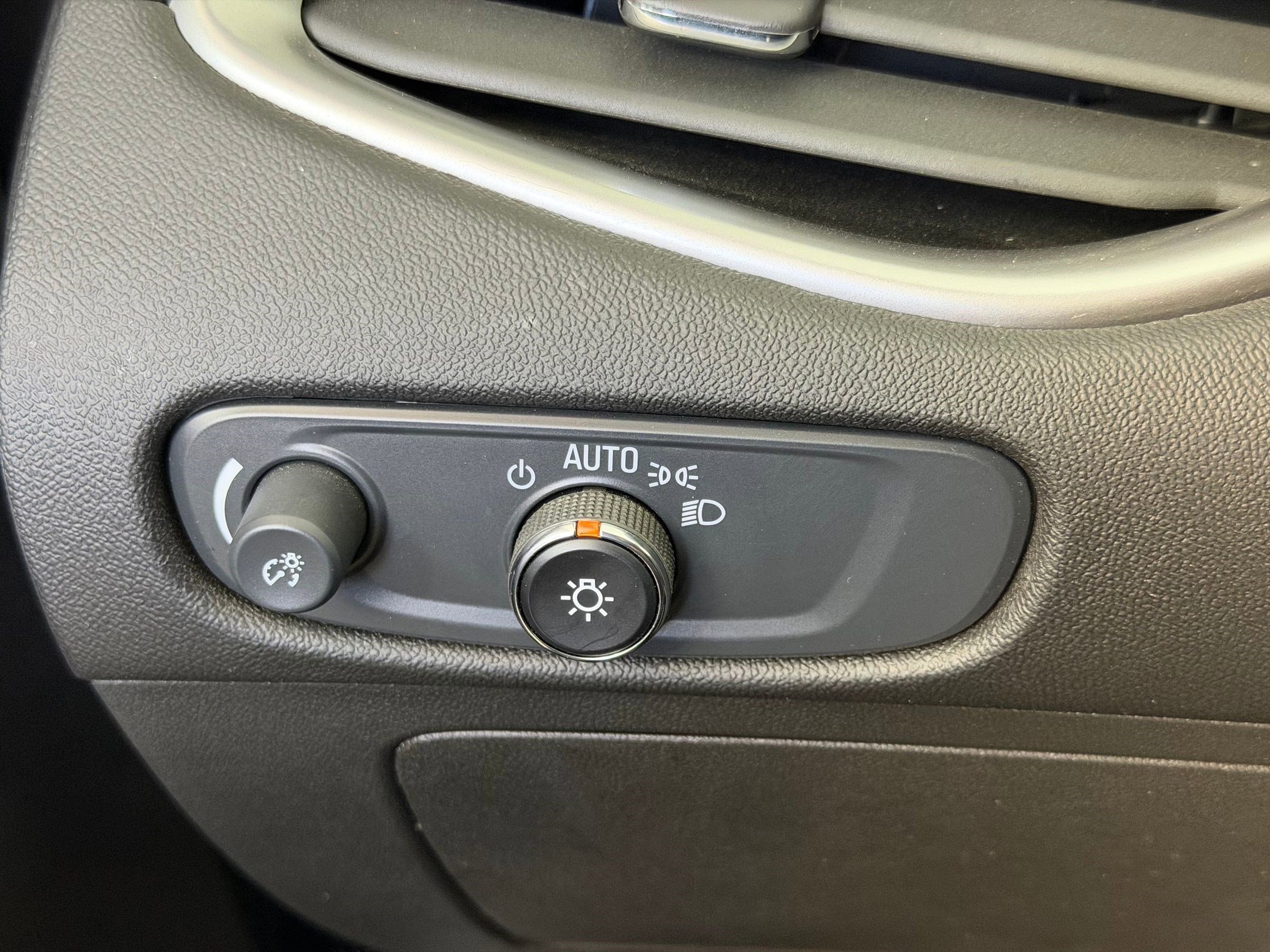 Used 2025 Chevrolet Malibu RS image 17