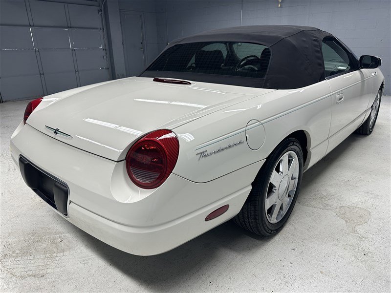 Used 2002 Ford Thunderbird Deluxe image 14