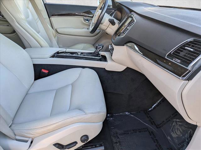 Used 2017 Volvo XC90 T6 Momentum w/ Vision Package image 24