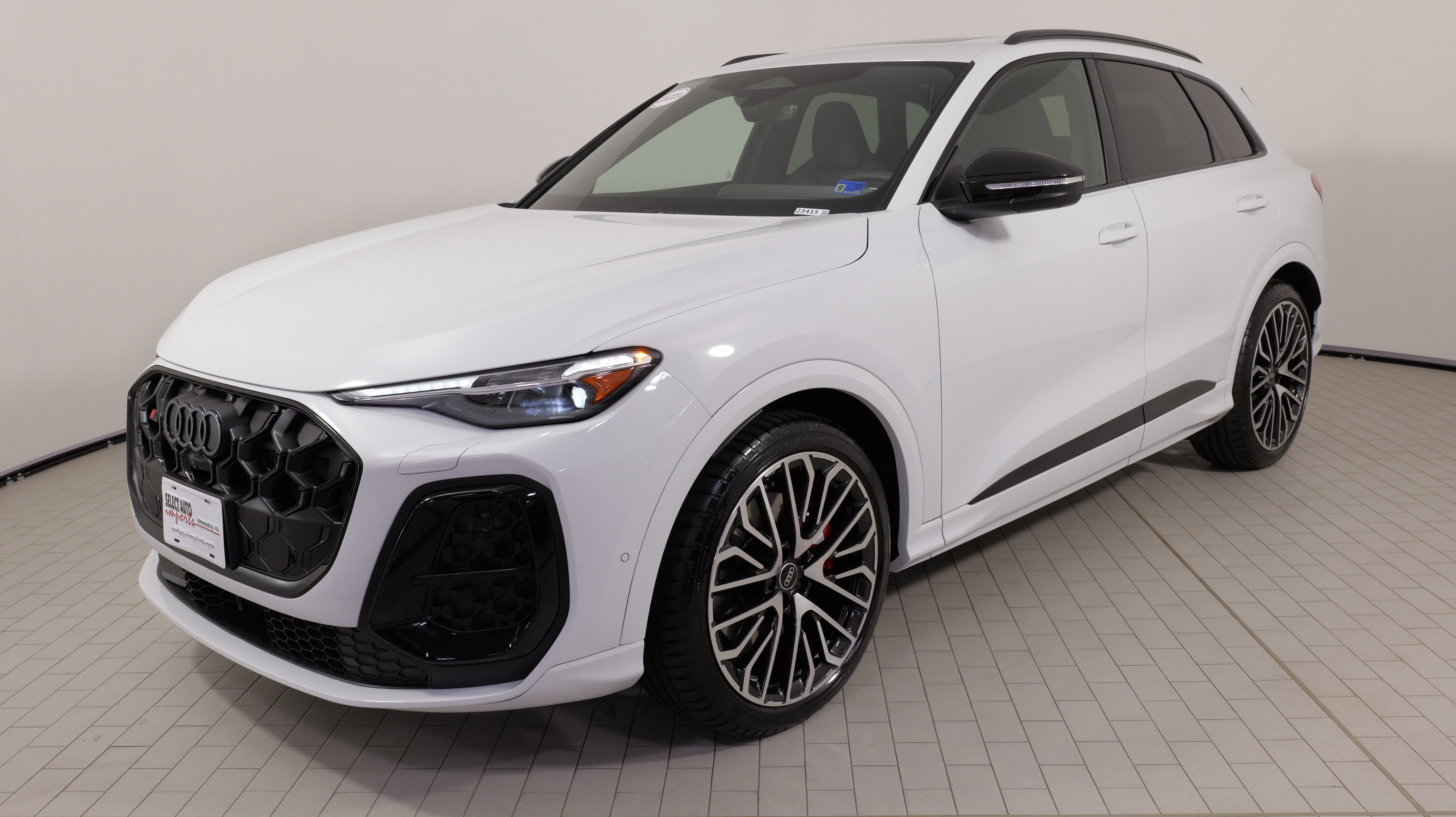 Used 2025 Audi SQ5 Premium Plus AWD/4WD image 3
