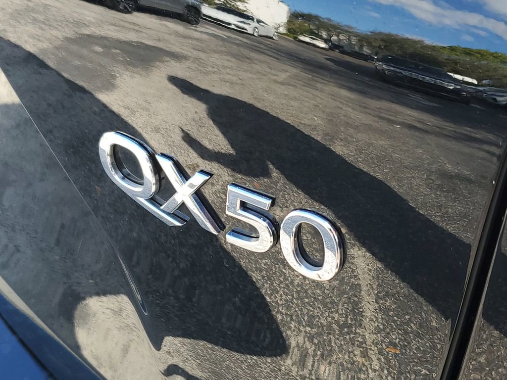 Used 2020 INFINITI QX50 Luxe w/ Navigation Package image 8