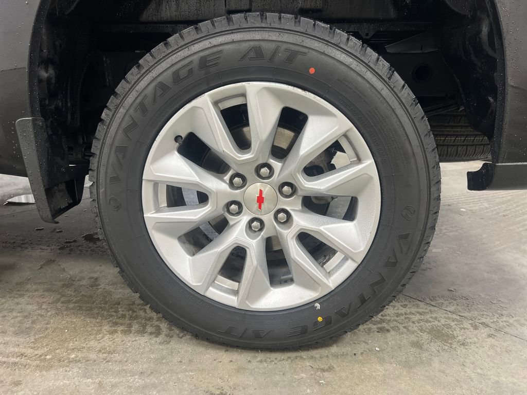 Used 2020 Chevrolet Silverado 1500 Custom w/ Custom Value Package image 19