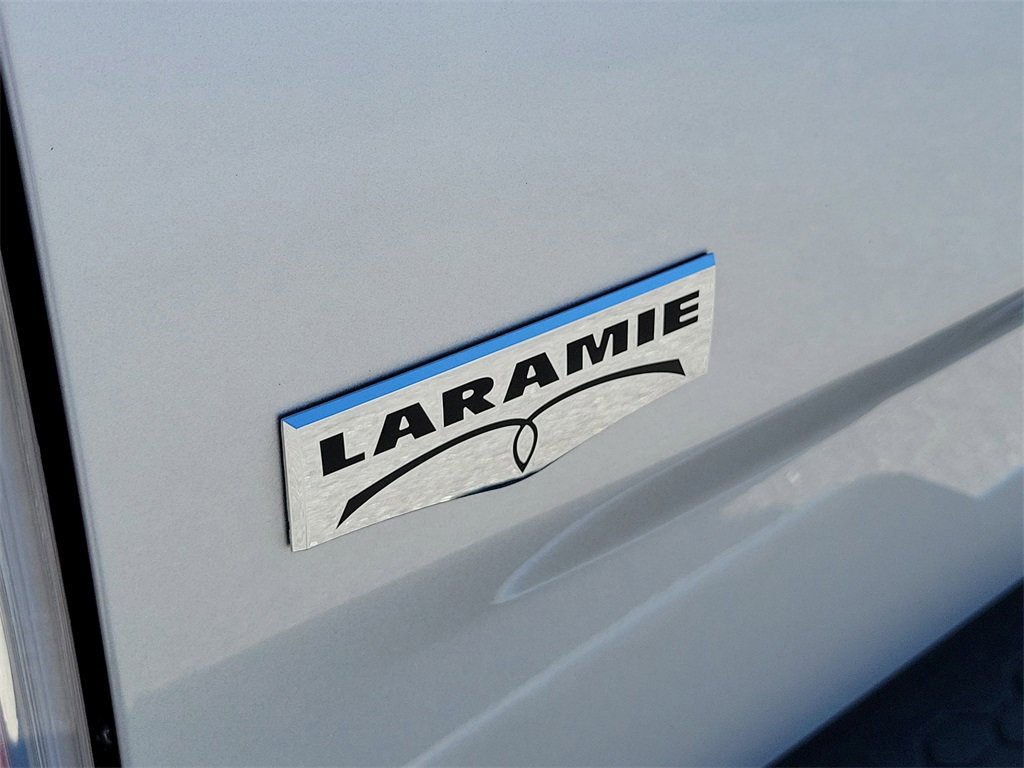 Used 2018 RAM 1500 Laramie image 9