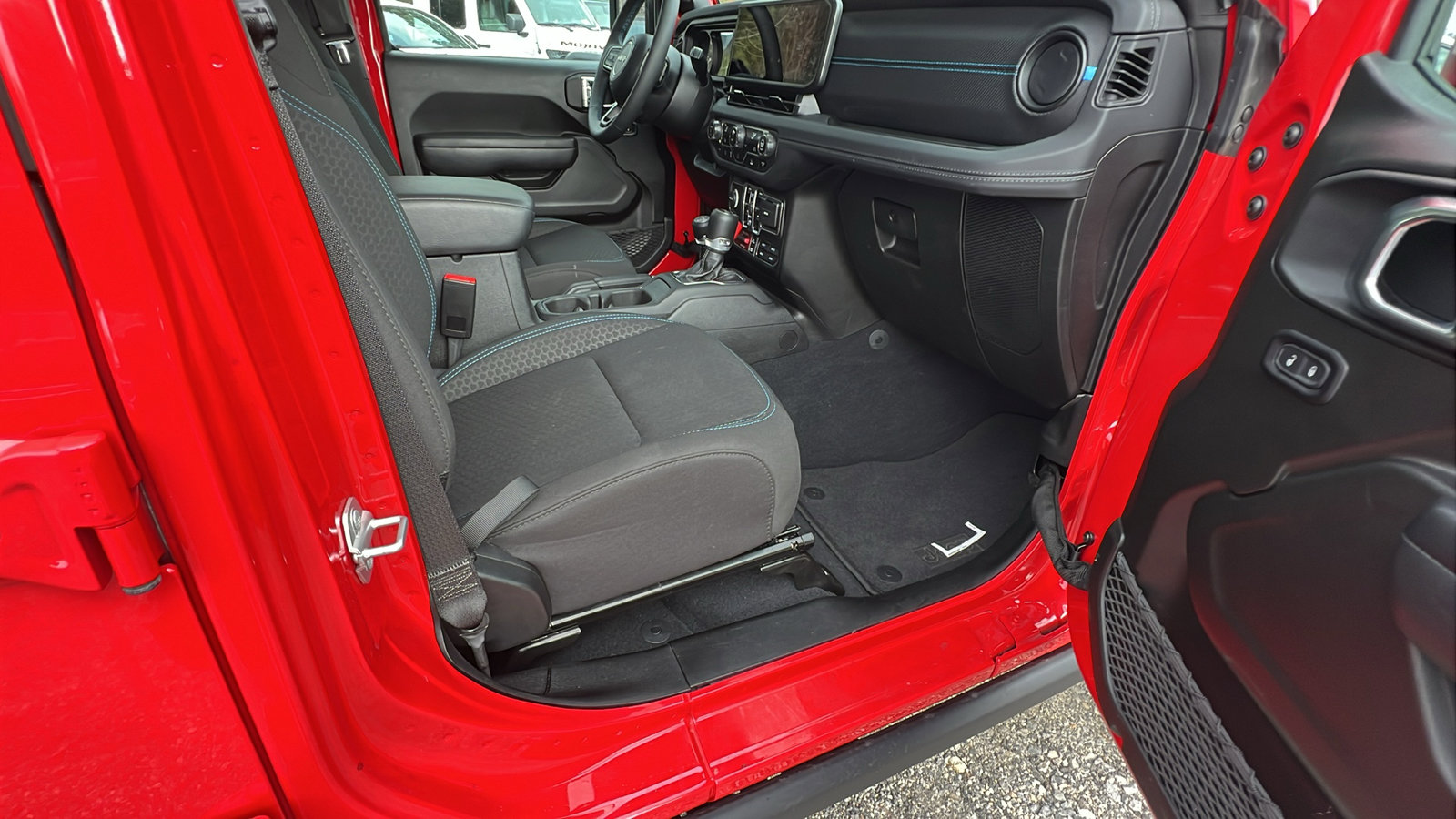 Used 2025 Jeep Wrangler Unlimited Rubicon 4xe image 19