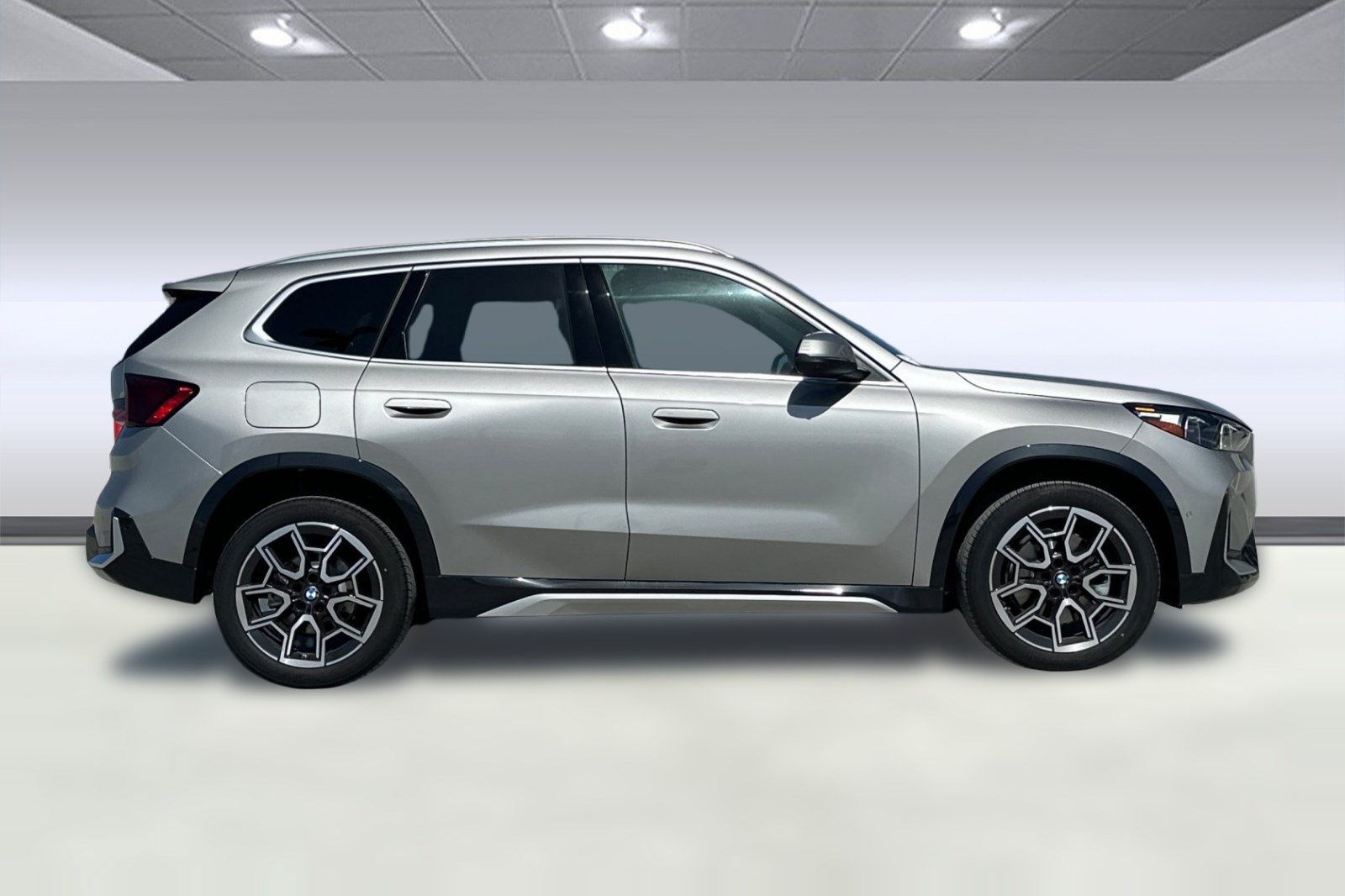New 2026 BMW X1 xDrive28i w/ Technology Package AWD/4WD image 8