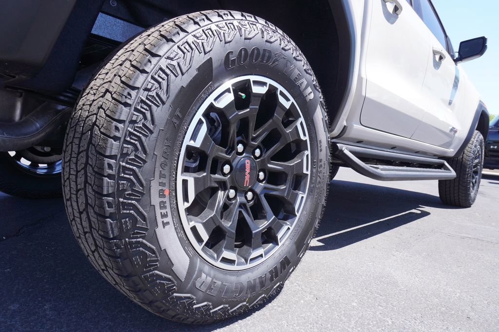 New 2026 GMC Canyon AT4 w/ LPO, Off Road Lift Package AWD/4WD image 6