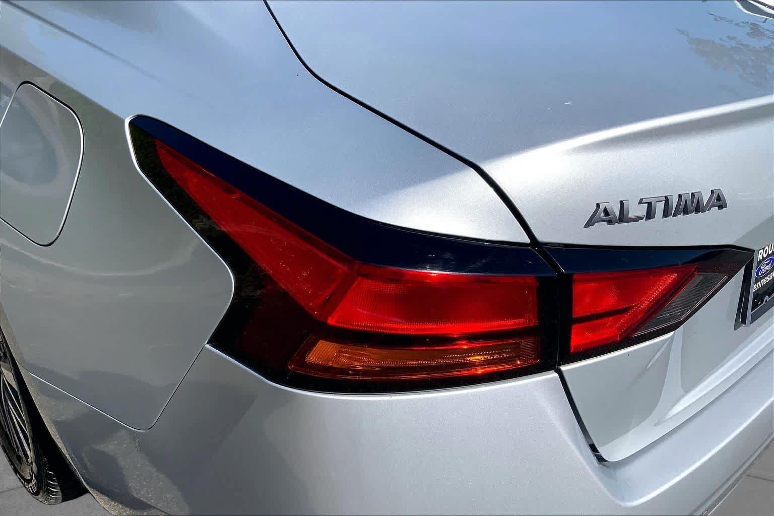 Used 2024 Nissan Altima 2.5 SV FWD image 27