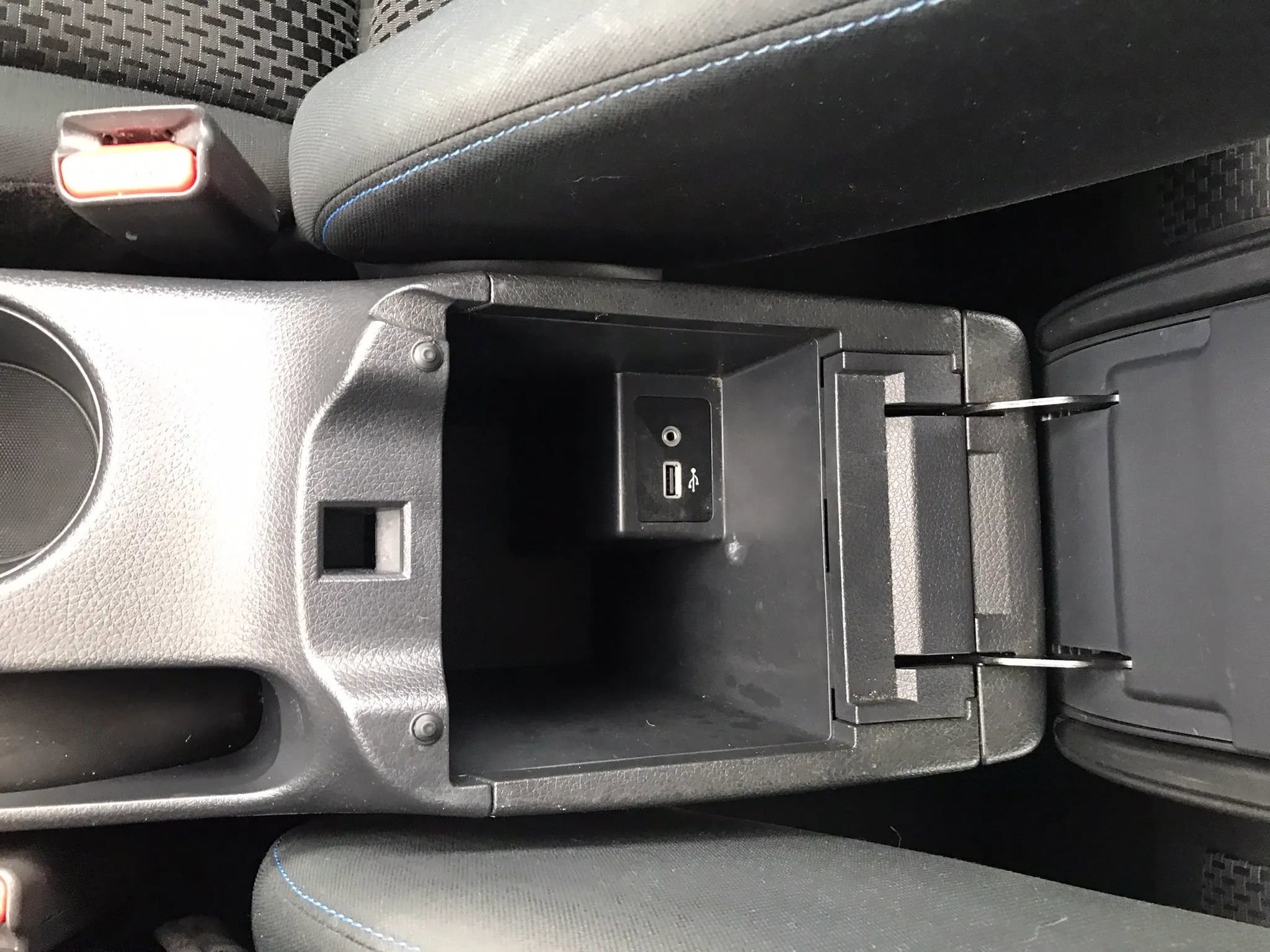 Used 2019 Nissan Sentra SR FWD image 29