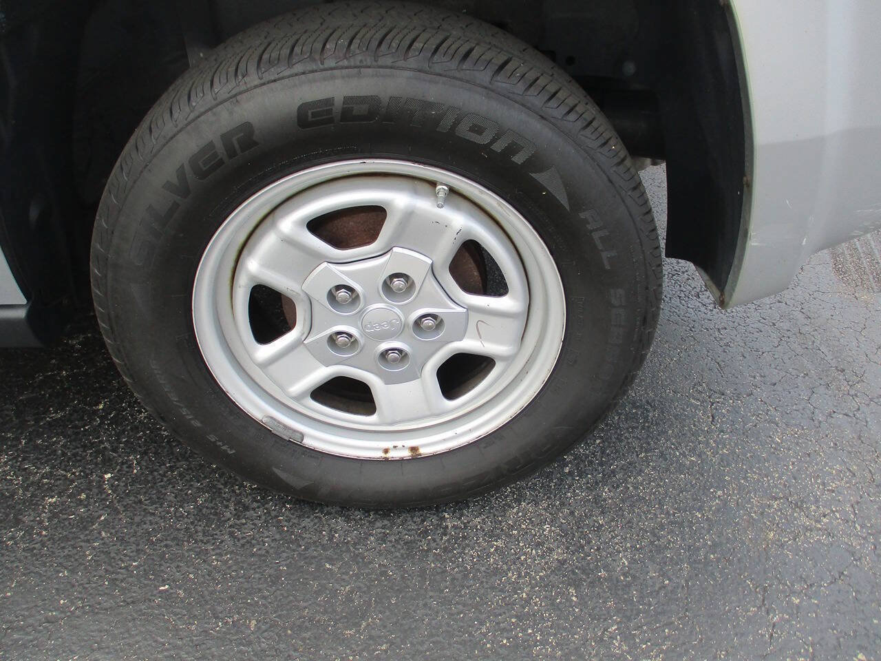 Used 2010 Jeep Patriot Sport FWD image 24