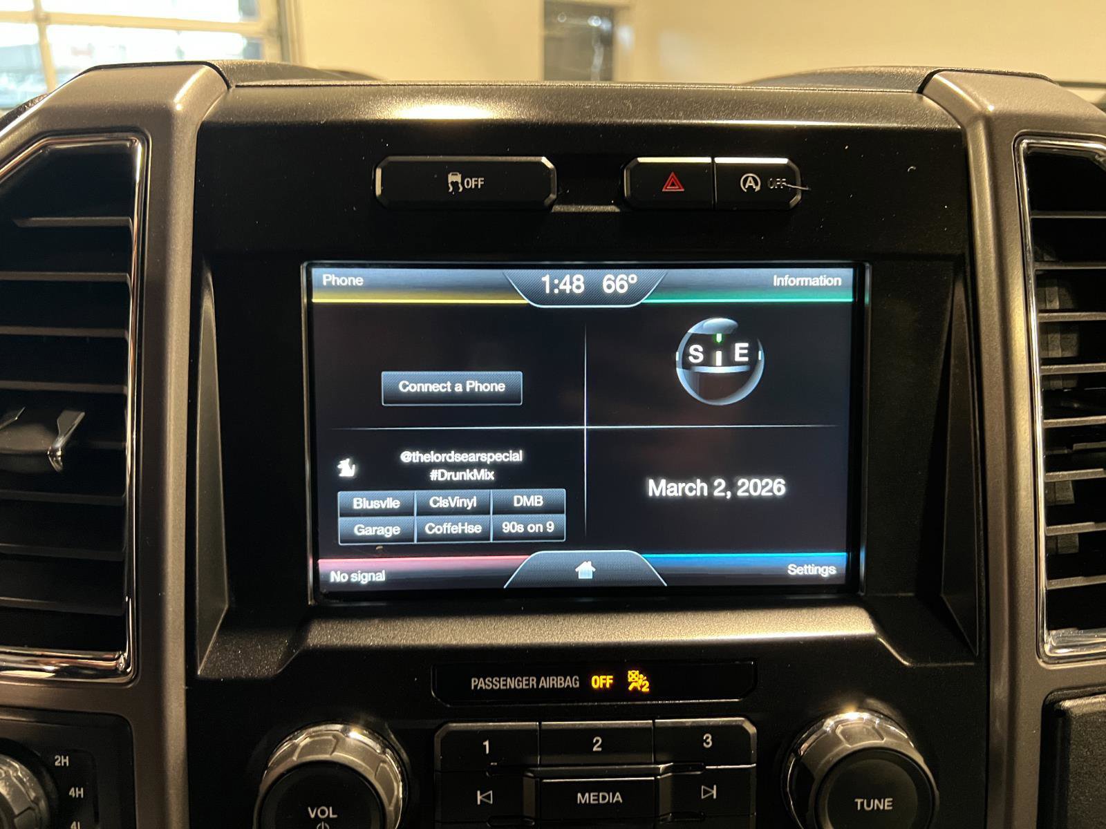 Used 2015 Ford F150 XLT w/ Equipment Group 302A Luxury image 17