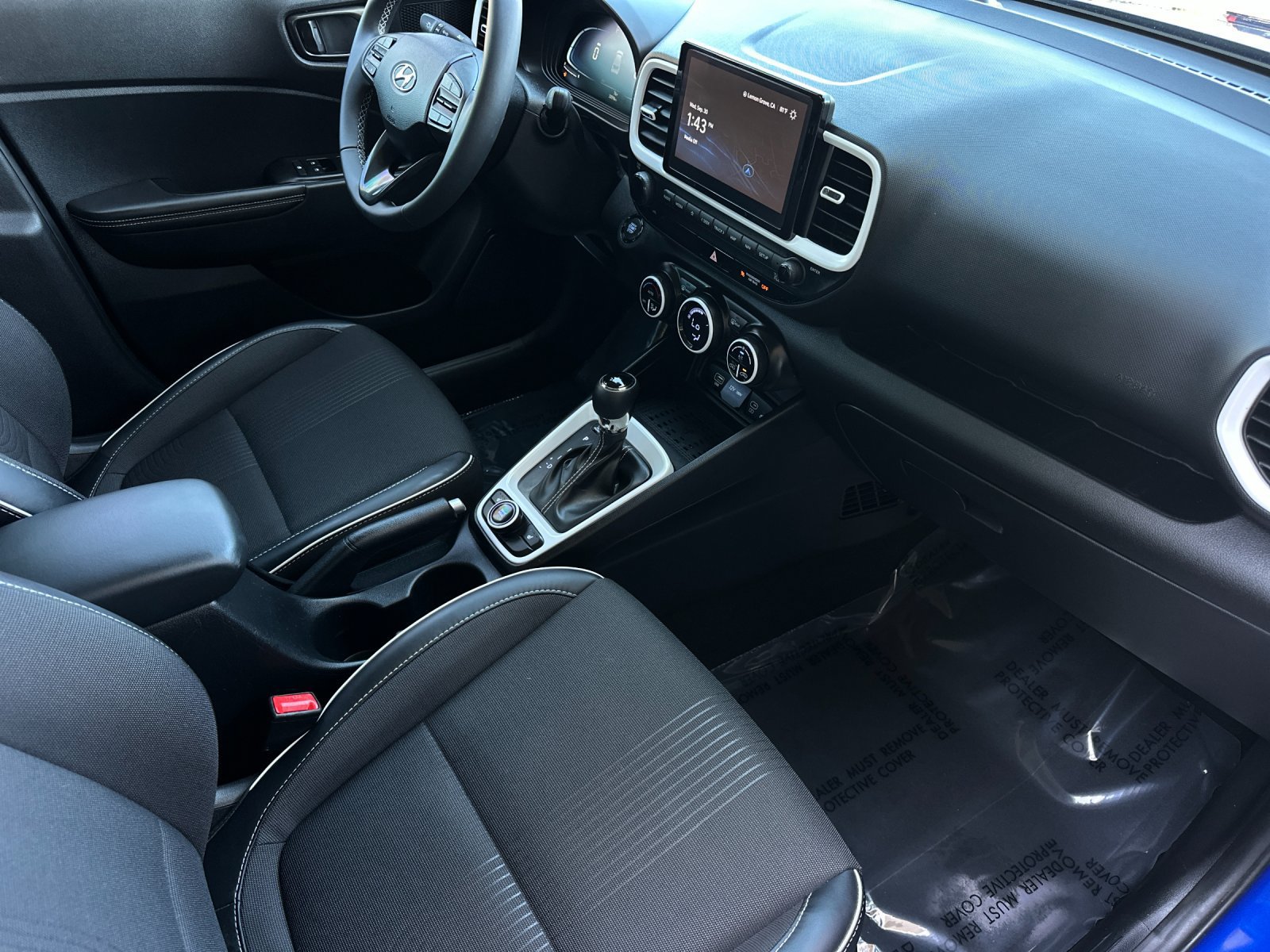 Used 2024 Hyundai Venue Limited FWD image 15