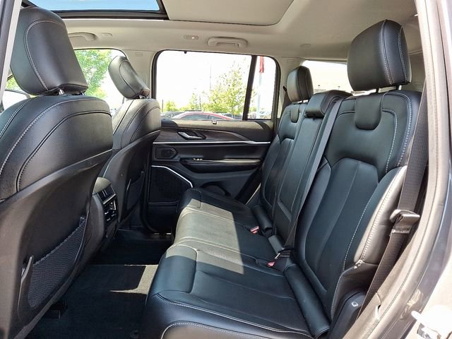 Used 2023 Jeep Grand Cherokee 30th Anniversary AWD/4WD image 10