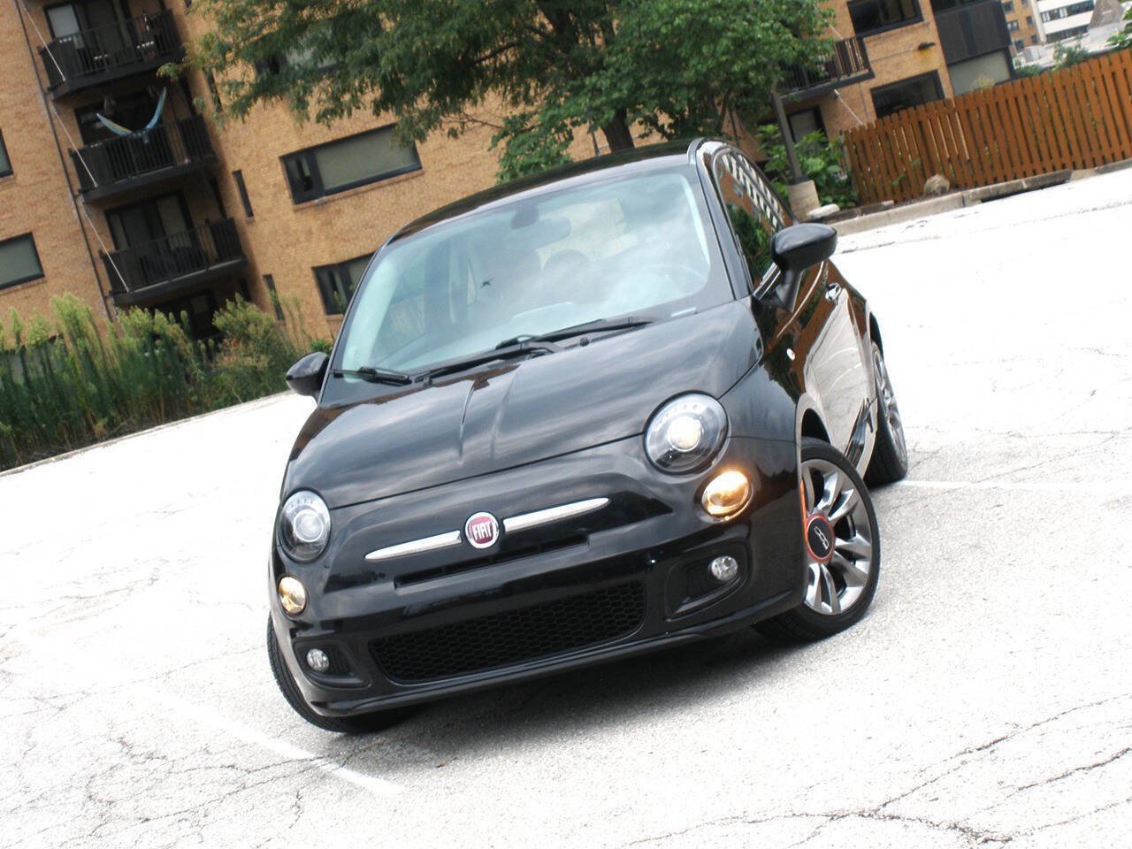 Used 2017 FIAT 500 Pop w/ Sport Appearance Package FWD image 8