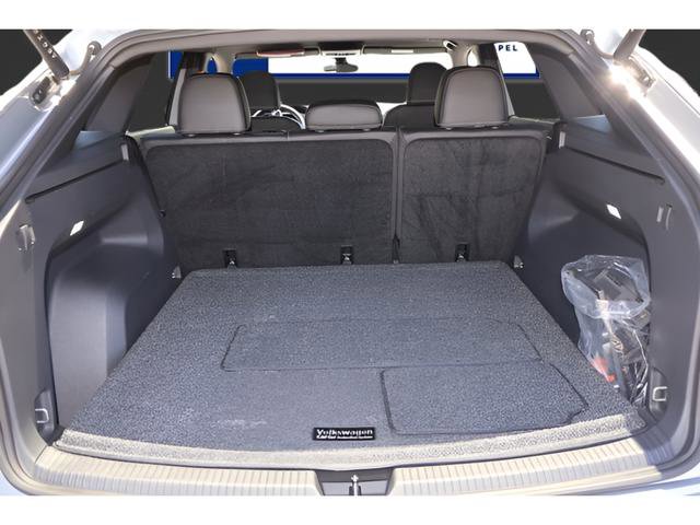 Certified 2025 Volkswagen Atlas Cross Sport SE w/ Panoramic Sunroof Package AWD/4WD image 19