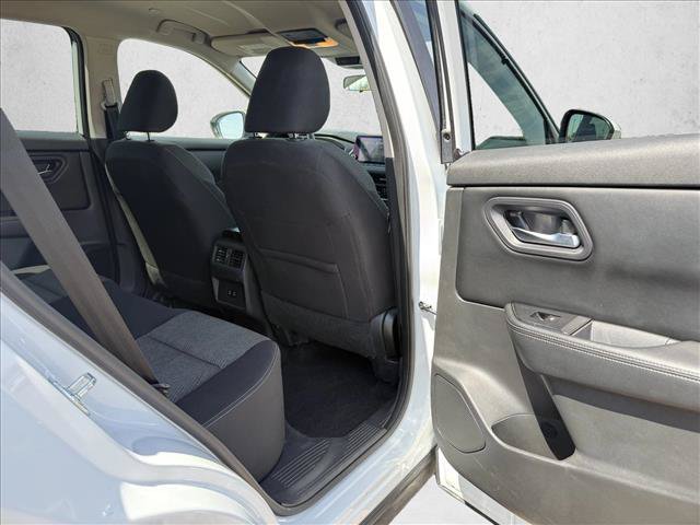 Used 2024 Nissan Rogue SV FWD image 22