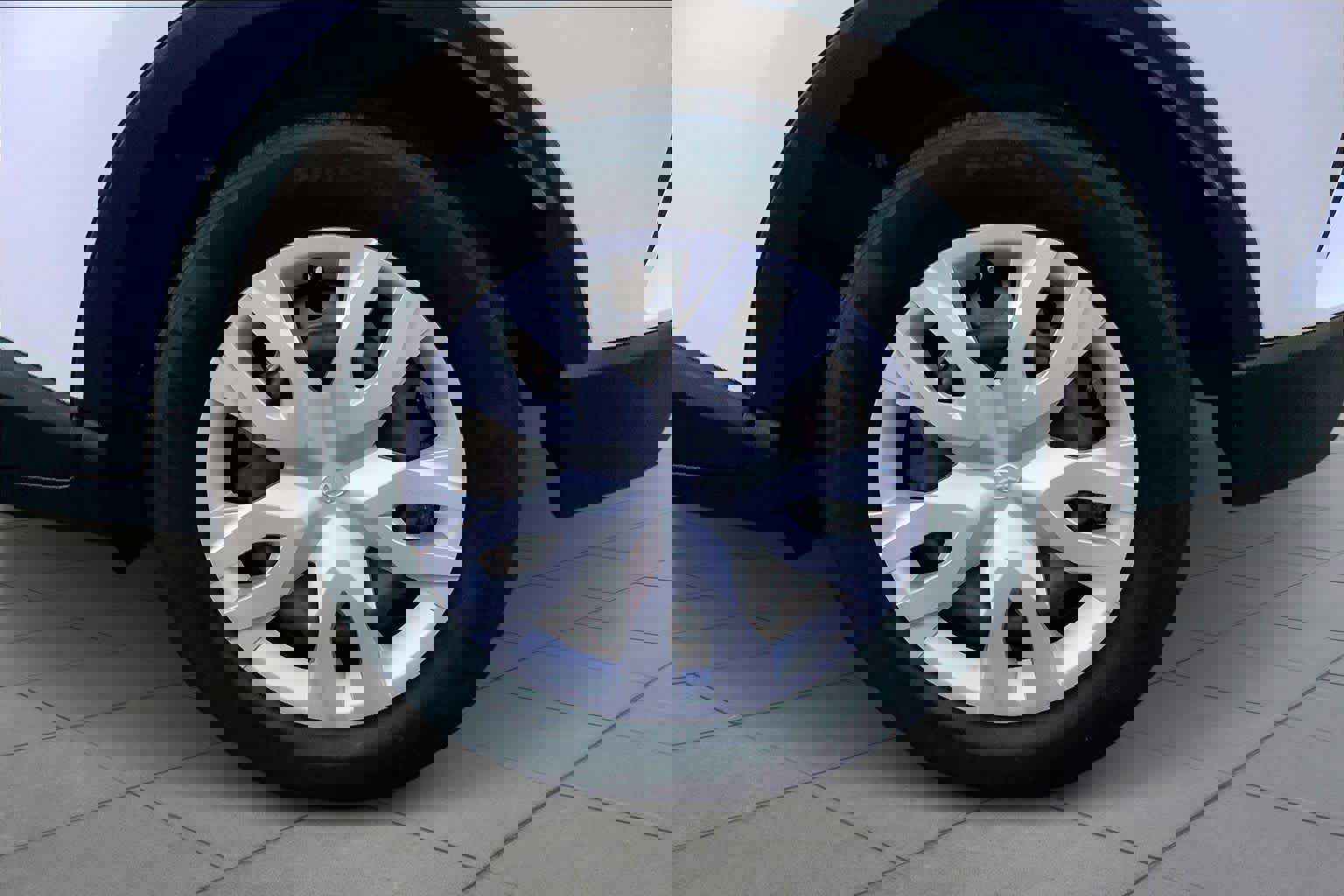 Used 2021 Toyota C-HR LE image 10