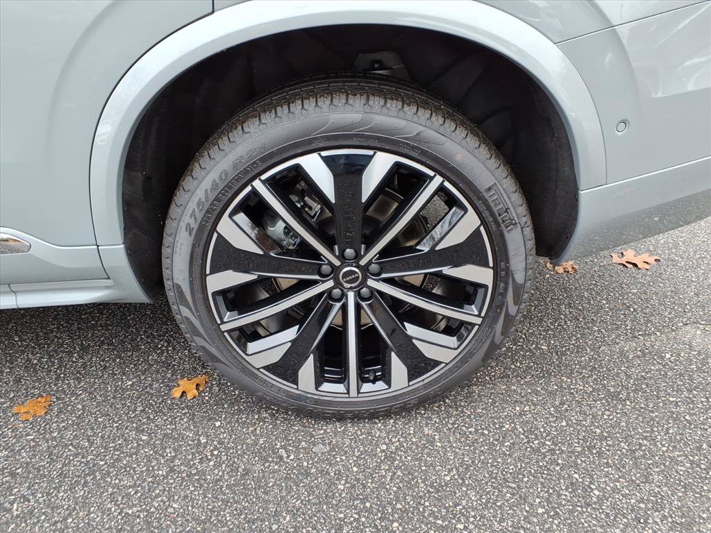 New 2026 Volvo XC90 B6 Plus w/ Protection Package Premier AWD/4WD image 9