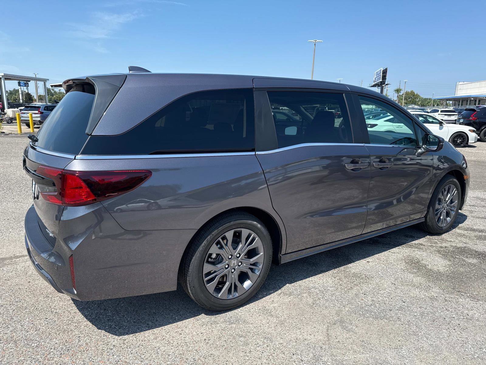 New 2026 Honda Odyssey Touring image 4